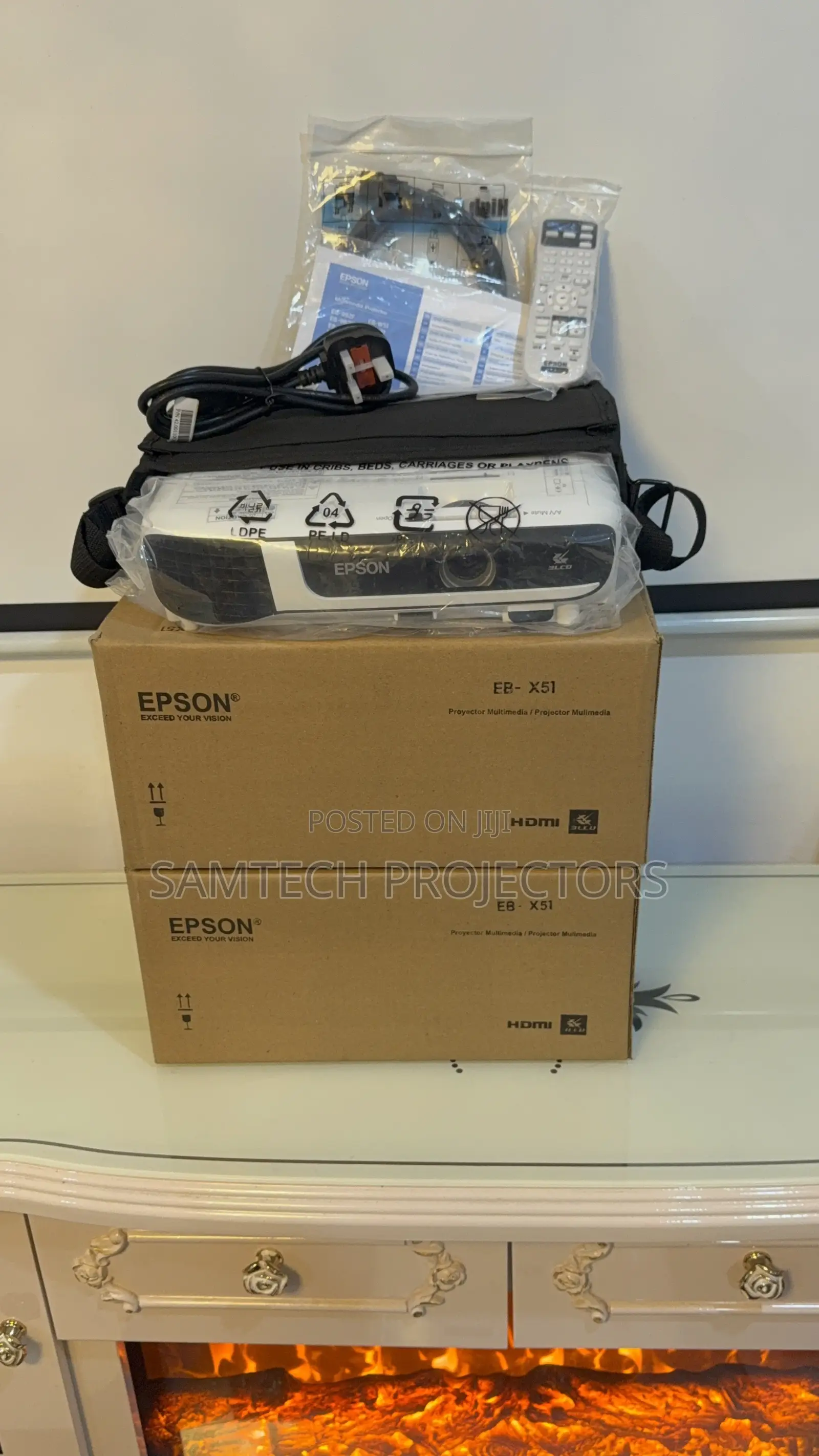 Brand New Epson Projector EB-X51 3,800 Lumens Daylight Projector