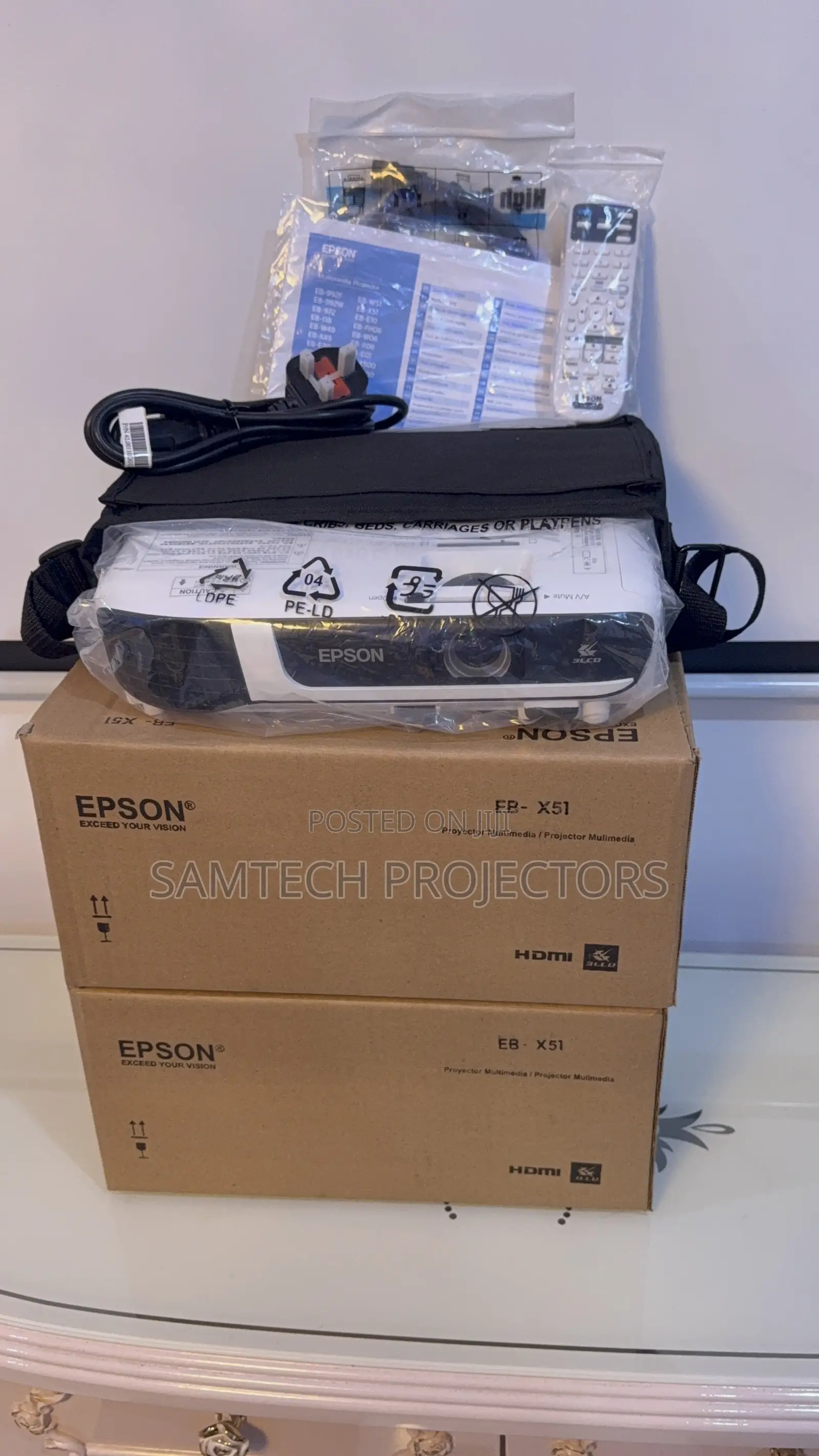 Brand New Epson Projector EB-X51 3,800 Lumens Daylight Projector