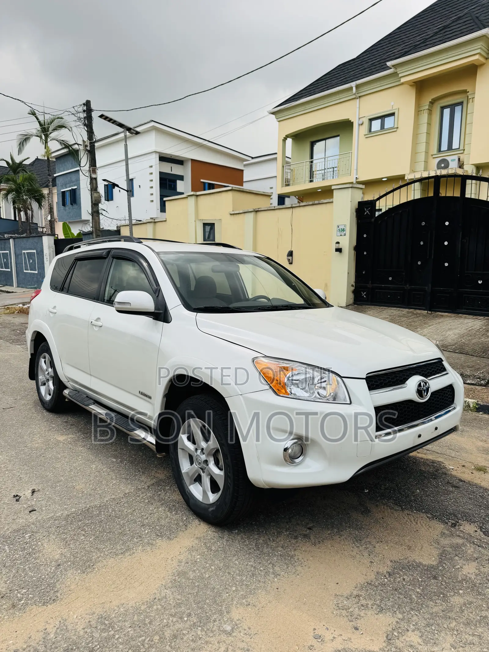 Toyota RAV4 2.5 Limited 4x4 2010 White
