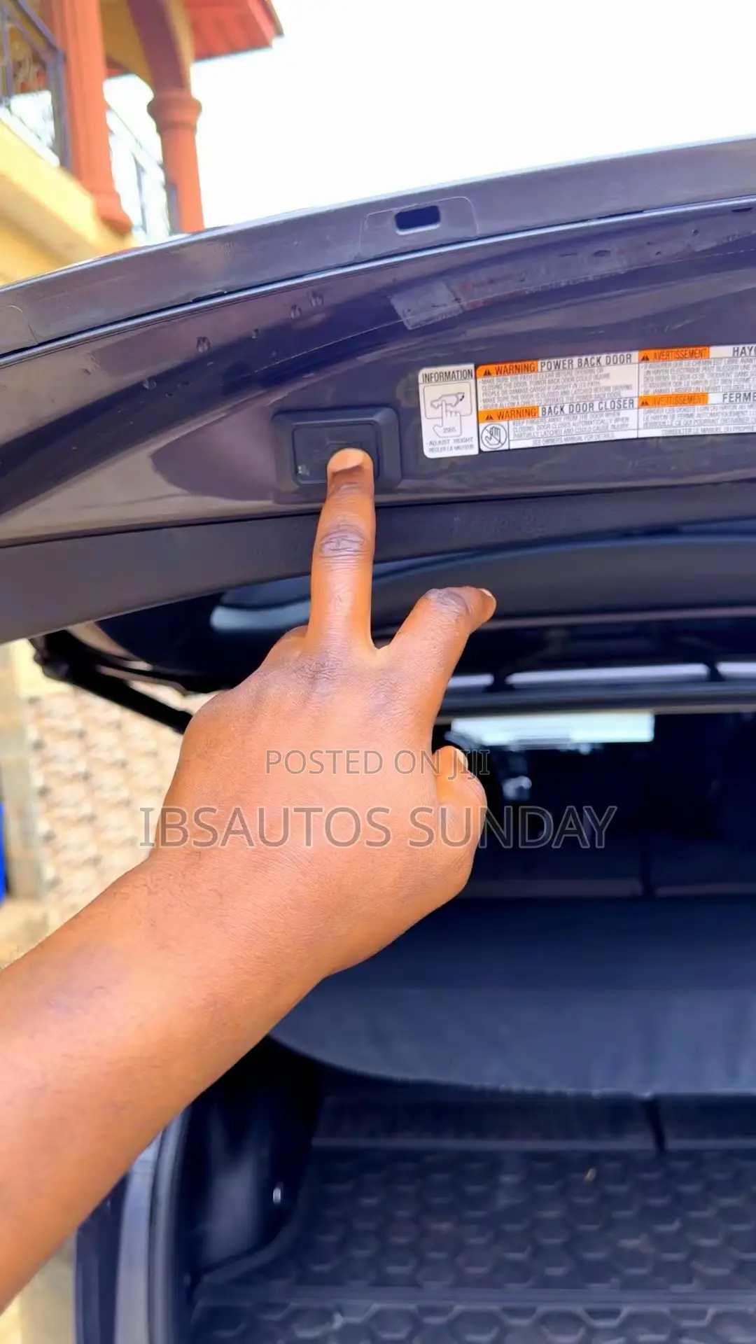 Toyota RAV4 XLE 4dr SUV AWD (2.5L 4cyl 6A) 2018 Gray