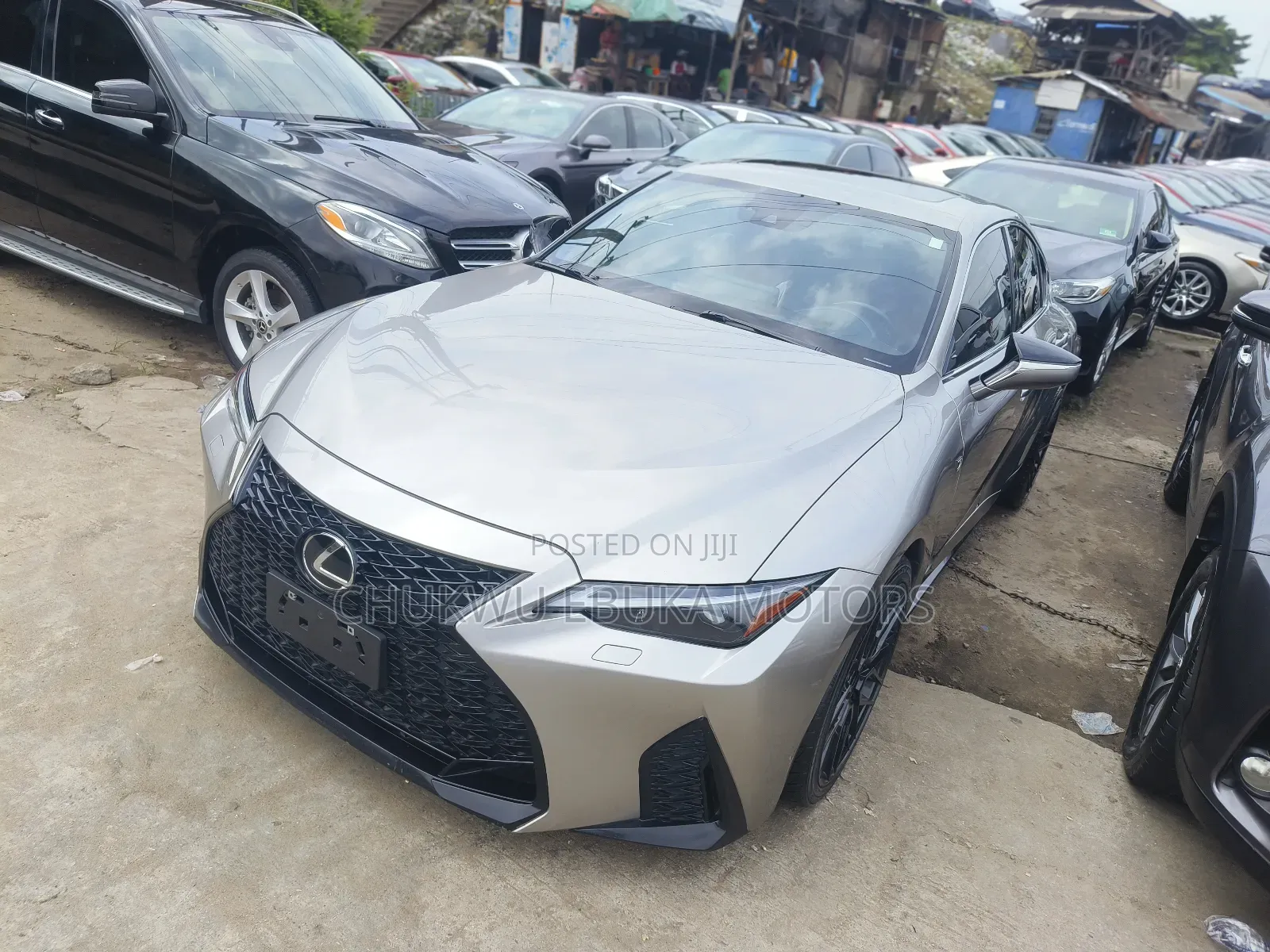 Lexus IS 300h 4WD 2021 Gold