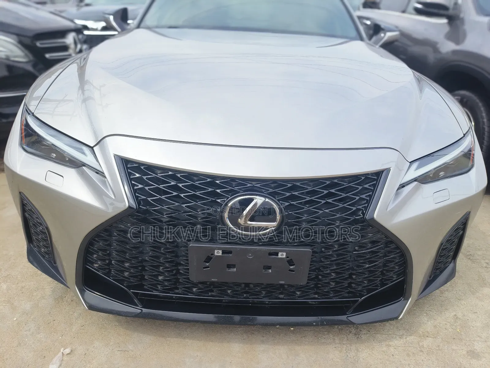 Lexus IS 300h 4WD 2021 Gold