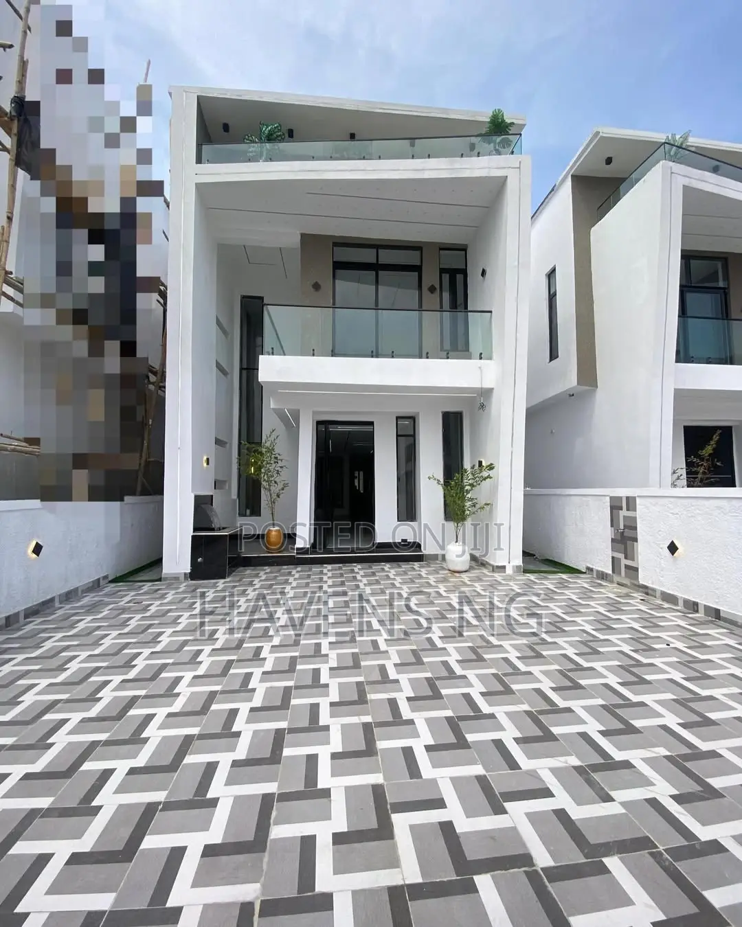 5bdrm Duplex in Off Lekki-Epe Expressway for sale