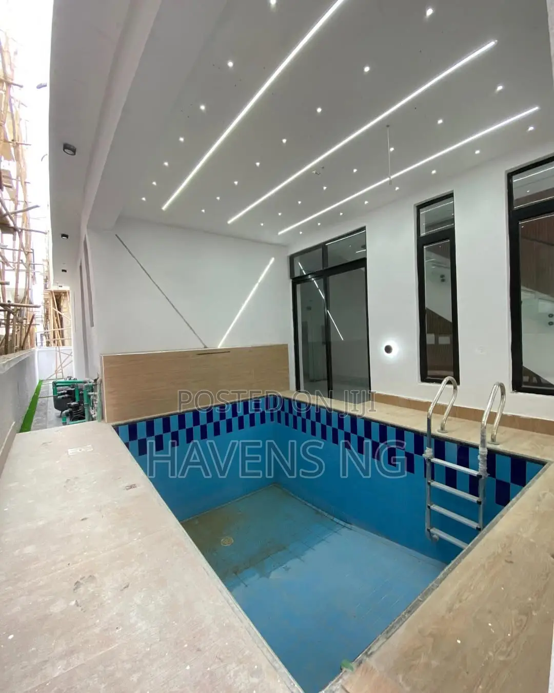 5bdrm Duplex in Off Lekki-Epe Expressway for sale