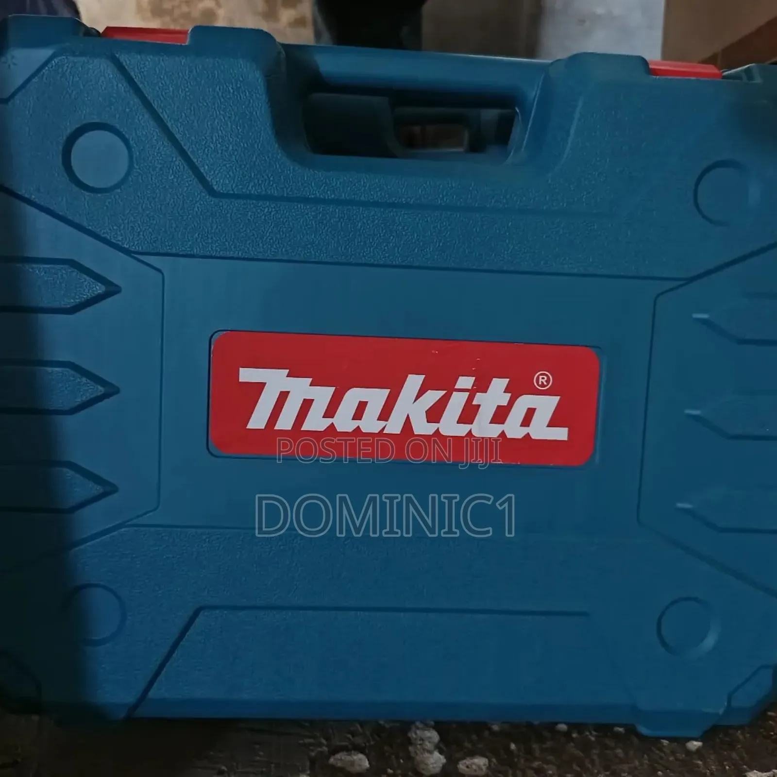 Makita 118v Cordless Brushless Impact Wrench Kit.