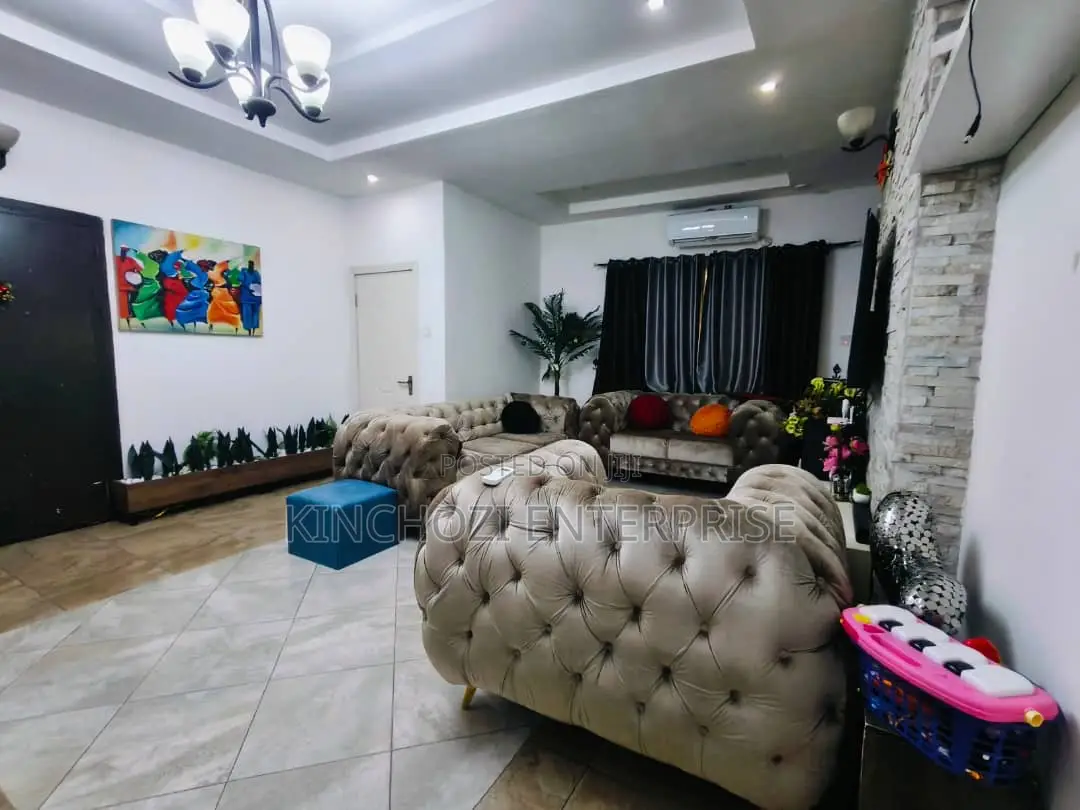 3bdrm Apartment in Lekki Enclave Road, Ikate for rent