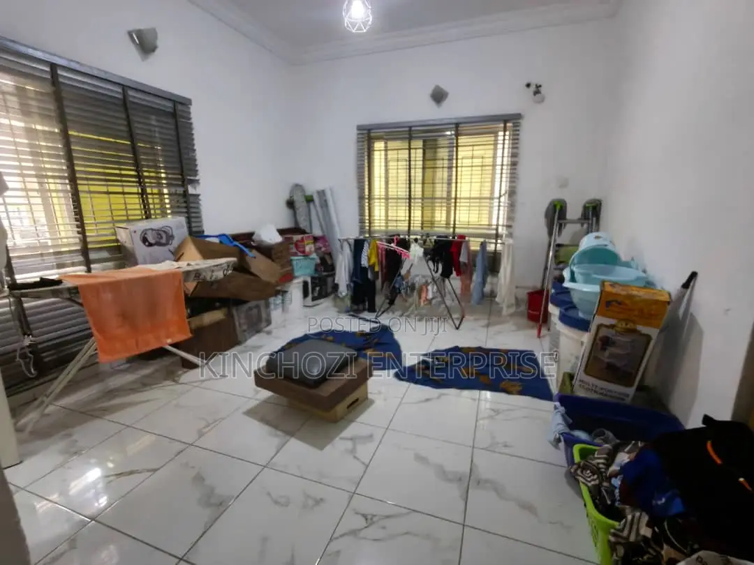 3bdrm Apartment in Lekki Enclave Road, Ikate for rent