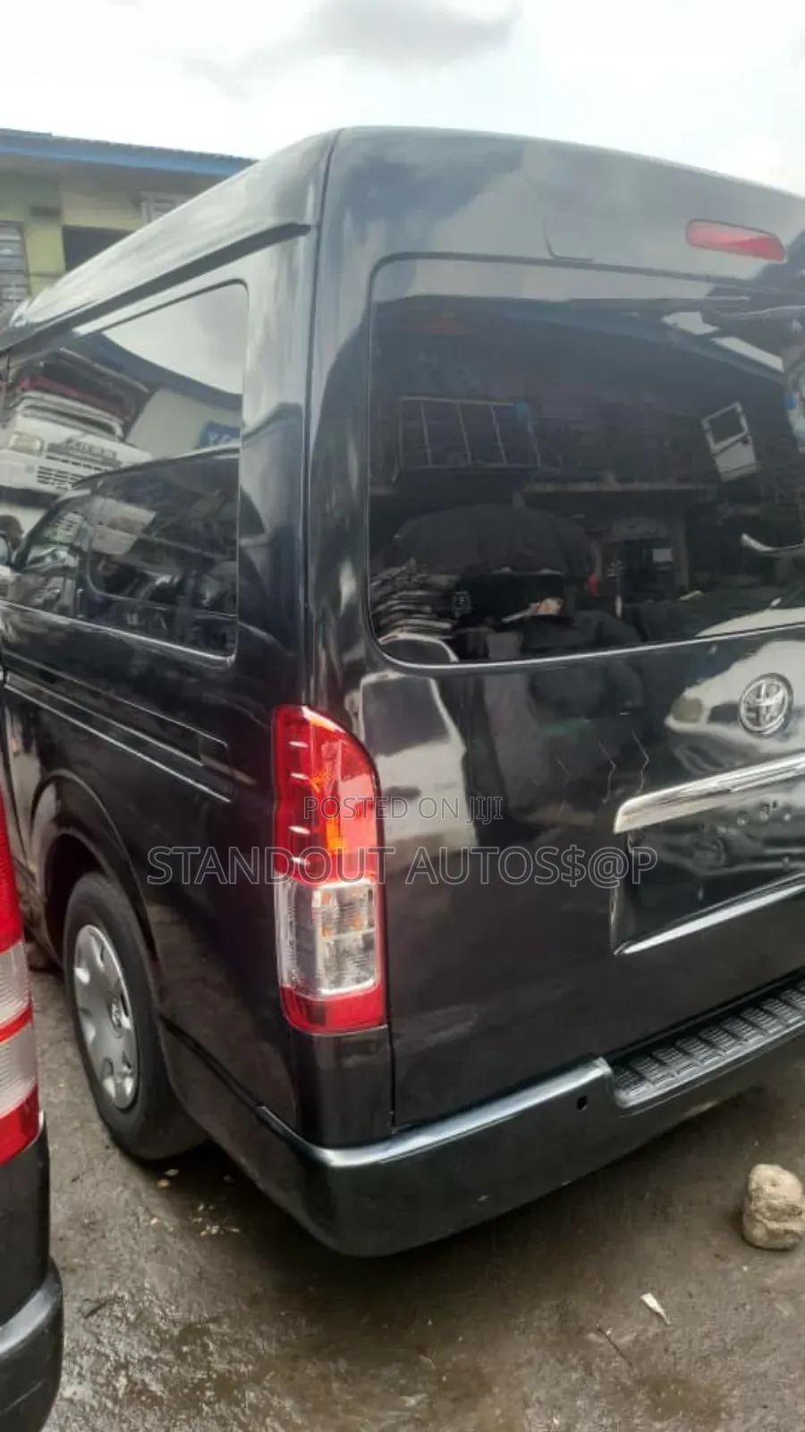 Toyota HiAce 2018 Black