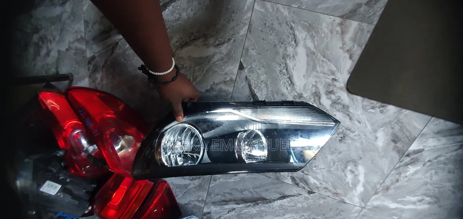 Headlights Volkswagen Tiguan 2013