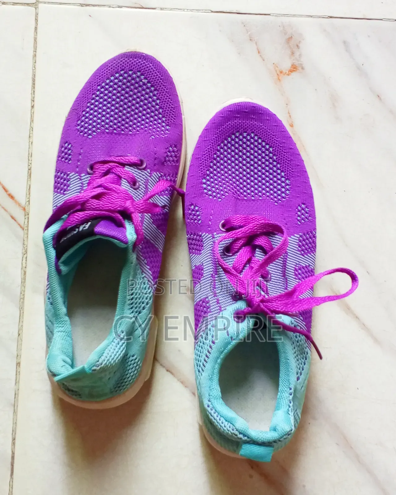 Unisex Sneakers