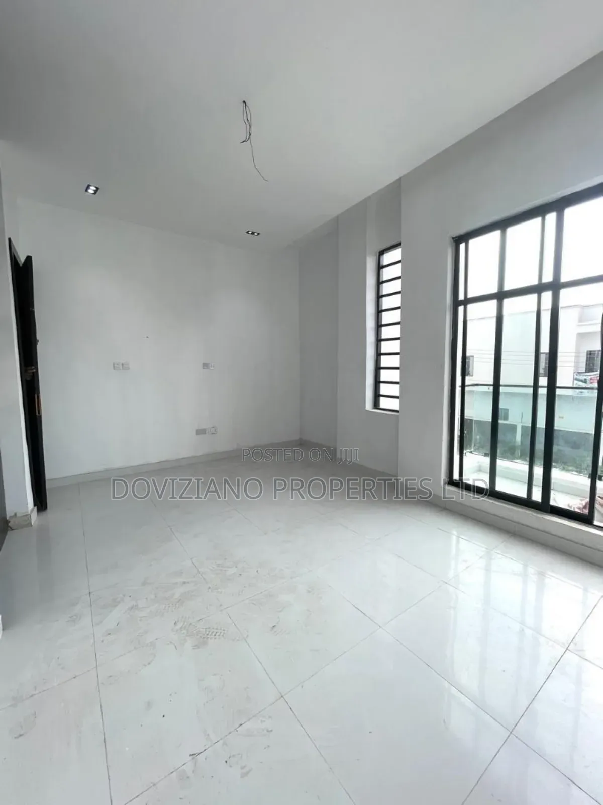 4bdrm Duplex in Ikota for sale