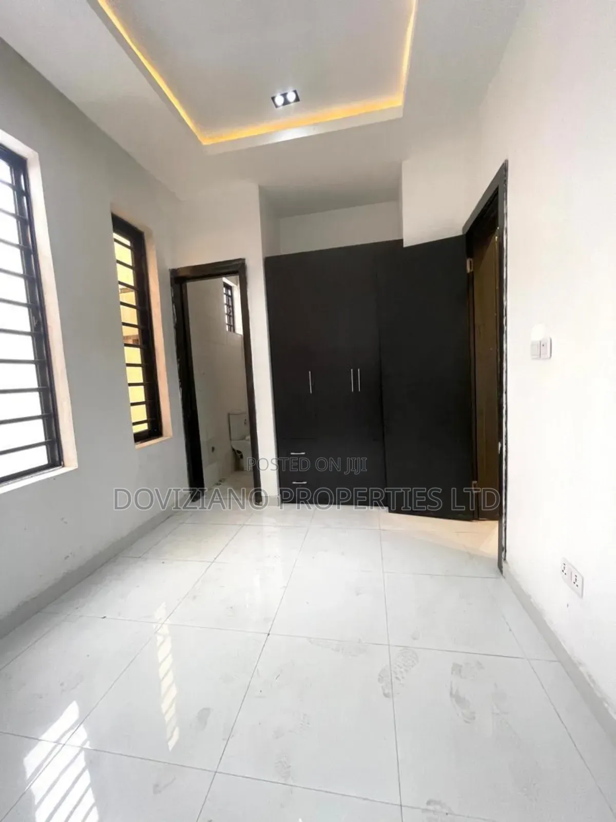 4bdrm Duplex in Ikota for sale