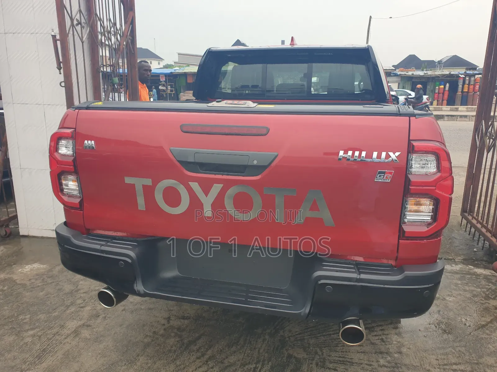 Toyota Hilux 2025 Red