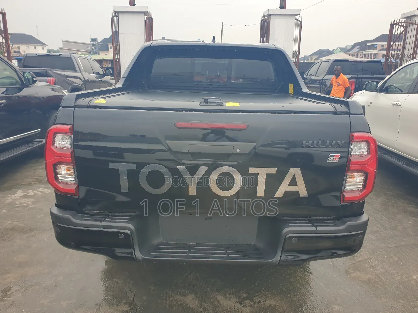 Toyota Hilux 2025 Black
