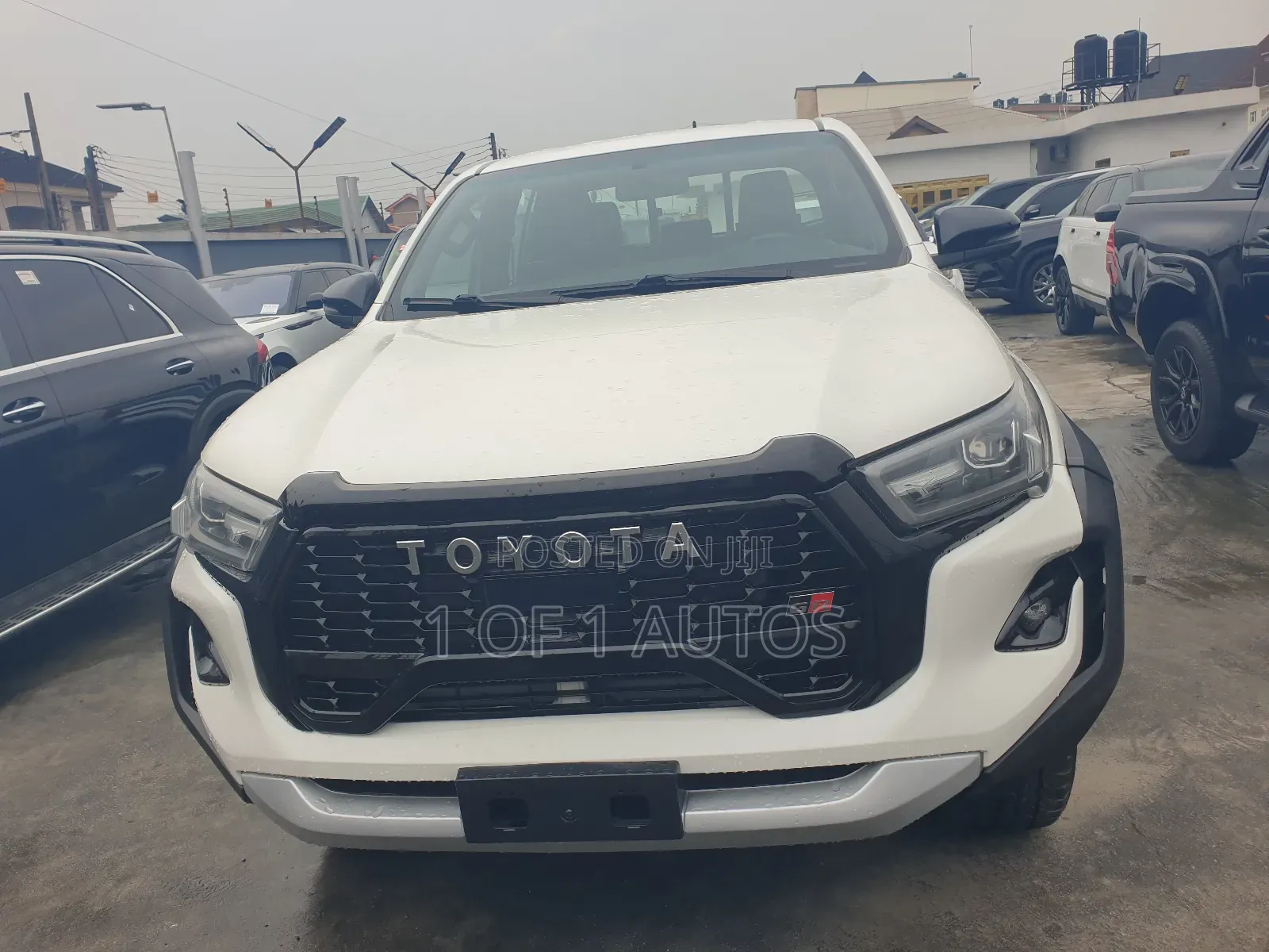 Toyota Hilux 2023 White