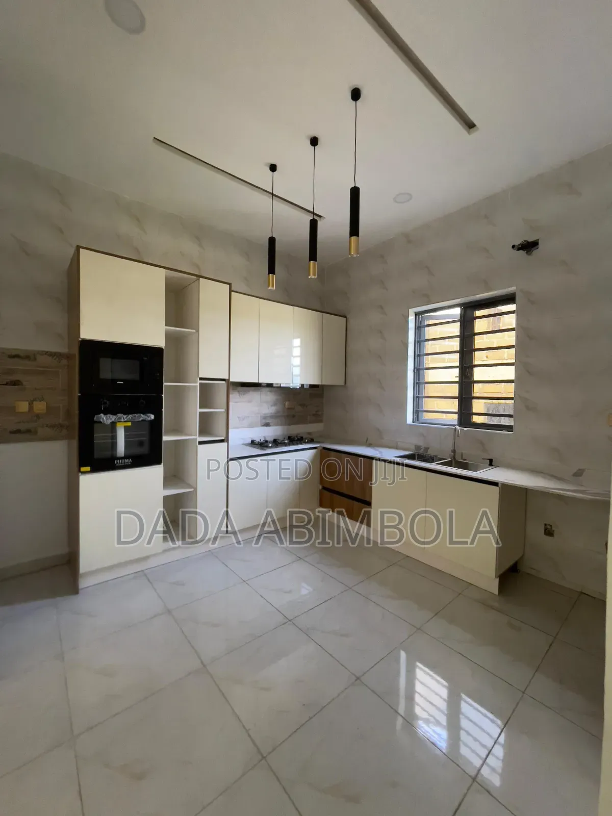 2bdrm Block of Flats in Lekki for sale