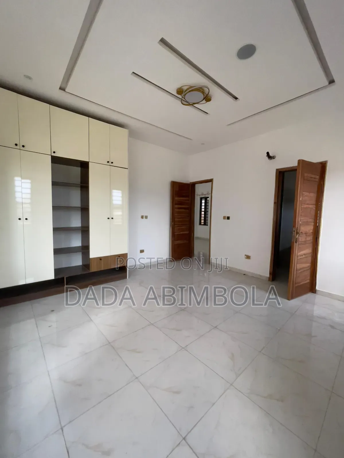 2bdrm Block of Flats in Lekki for sale