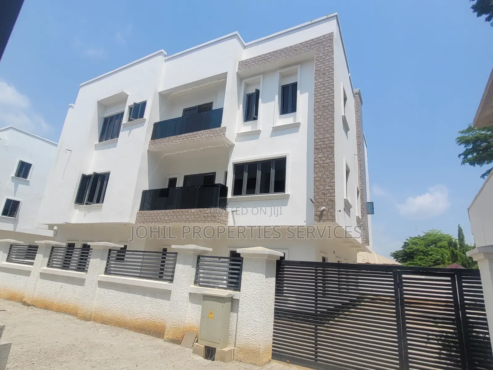 7bdrm Duplex in Asokoro for sale