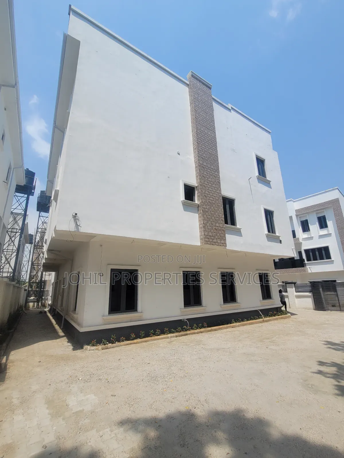 7bdrm Duplex in Asokoro for sale