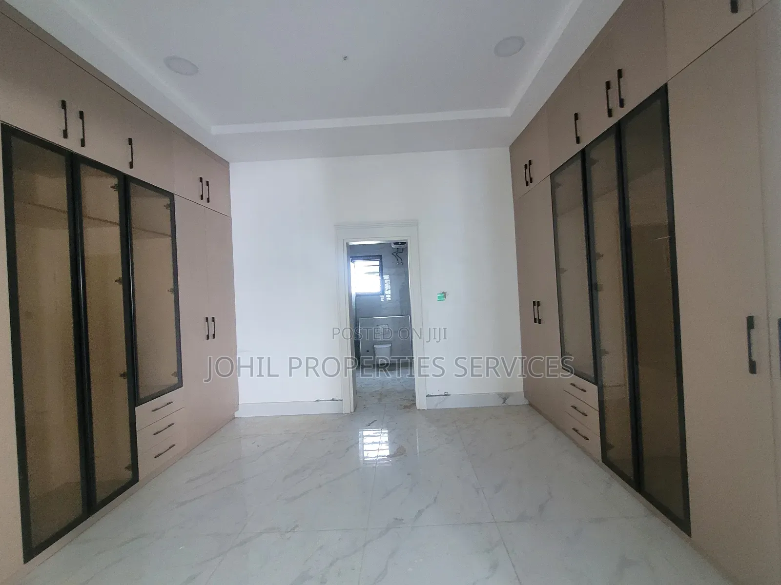 7bdrm Duplex in Asokoro for sale