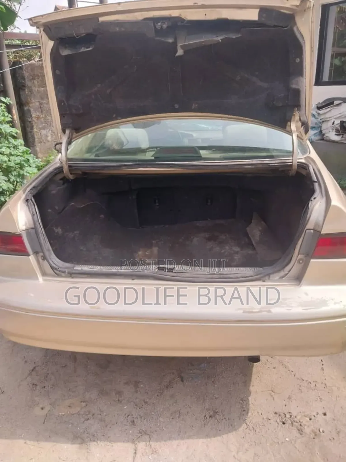 Toyota Camry XLE 4dr Sedan (2.4L 4cyl 4A) 2002 Brown