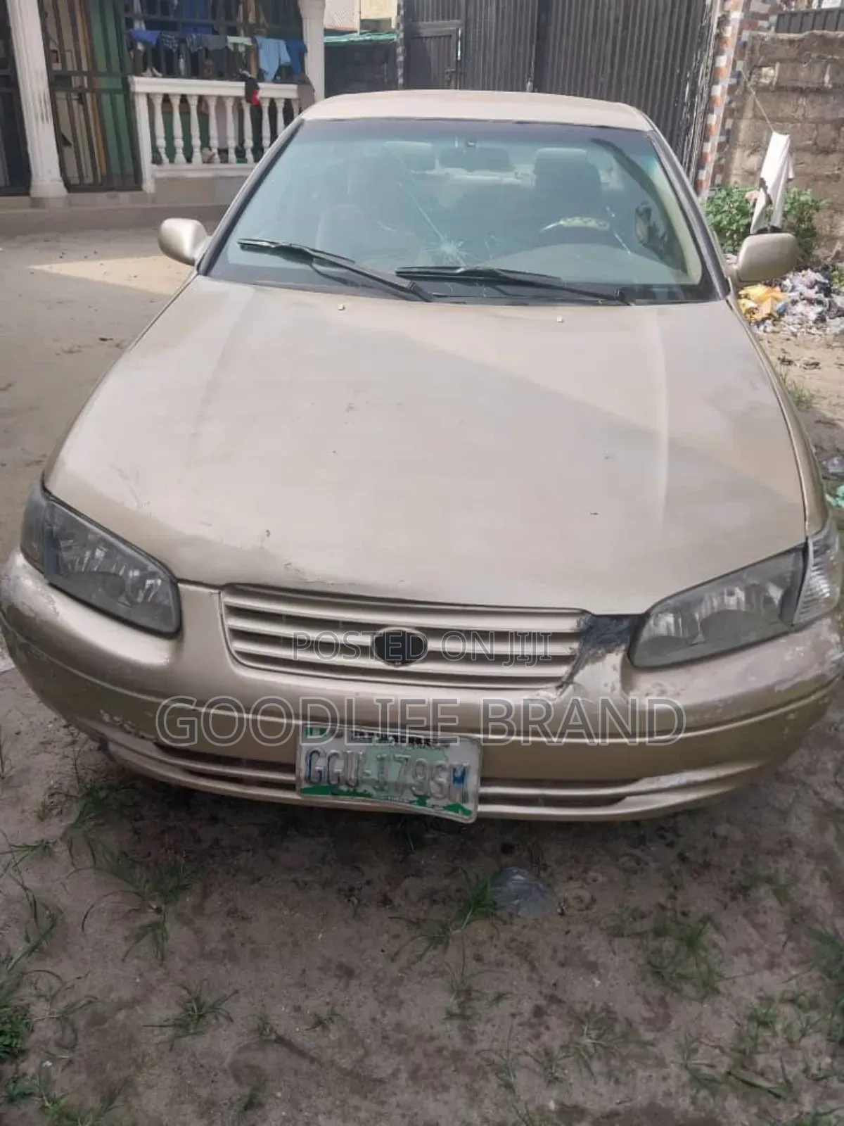 Toyota Camry XLE 4dr Sedan (2.4L 4cyl 4A) 2002 Brown