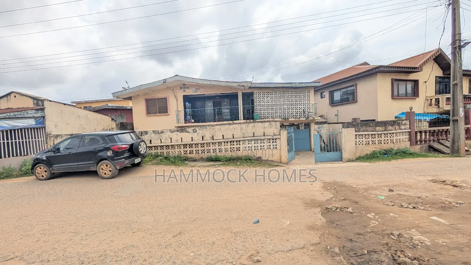 10bdrm Block of Flats in Anfani Main Road for sale