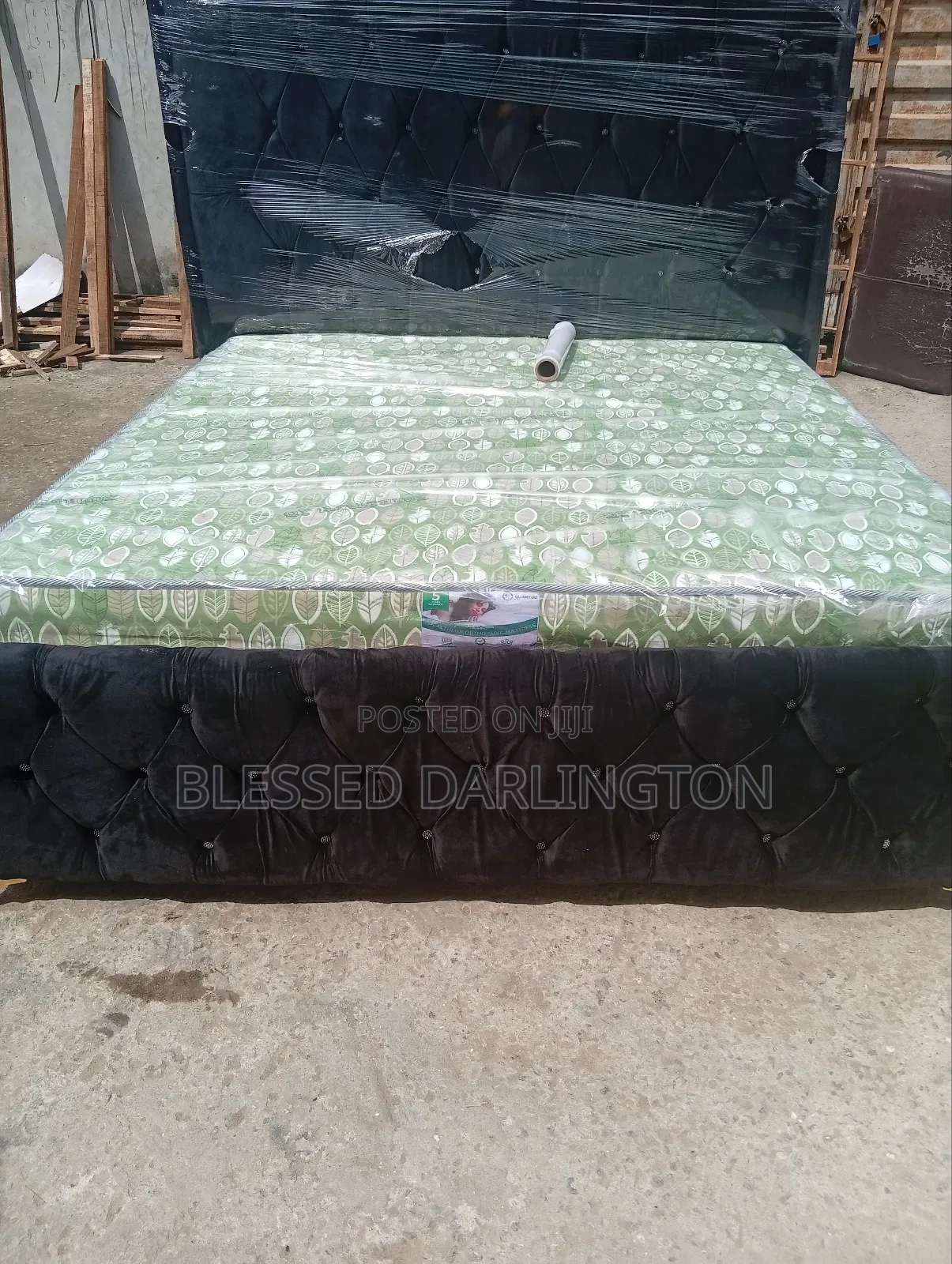 High Quality 6/6 Upholstery Bed
