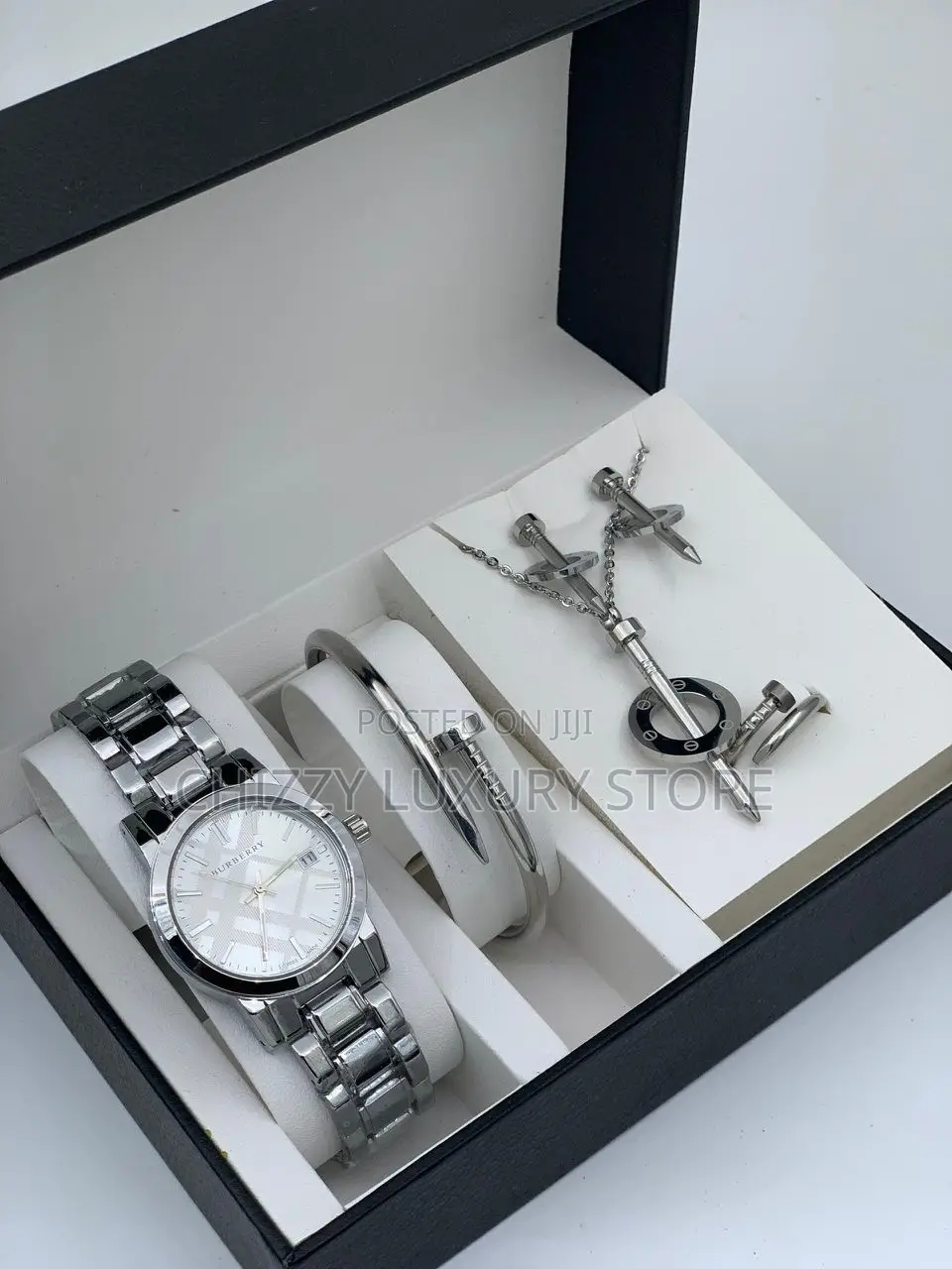 Michael Kors Quality Luxury Ladies Chain Strap Wristwatch
