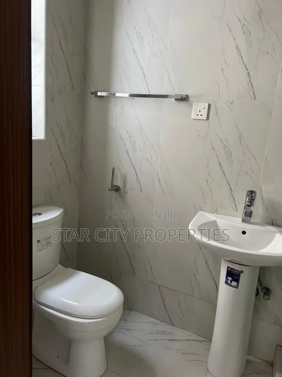 5bdrm Duplex in Ikeja, Adeniyi Jones for rent