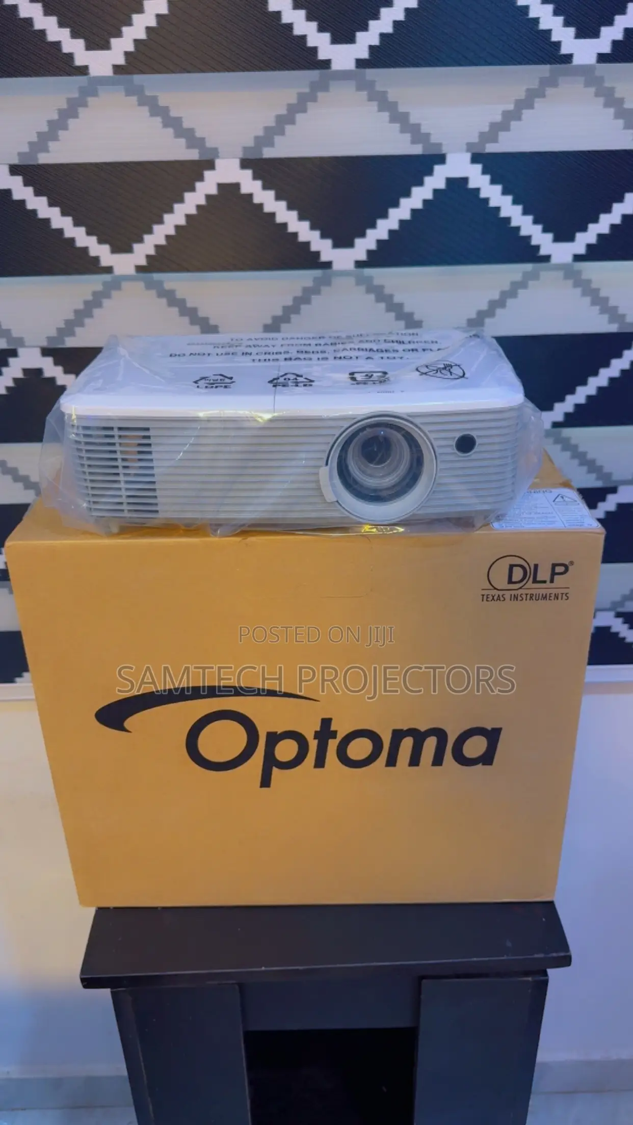 Brand New Optoma  Multimedia Projector For Classroom, Conference Room