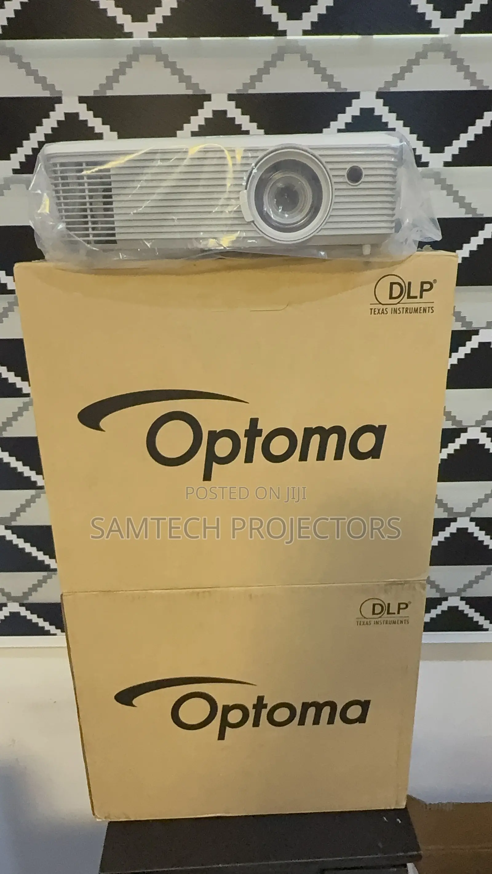 Brand New Optoma  Multimedia Projector For Classroom, Conference Room