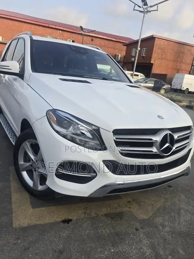 Mercedes-Benz GLE-Class GLE 550 4MATIC 2017 White