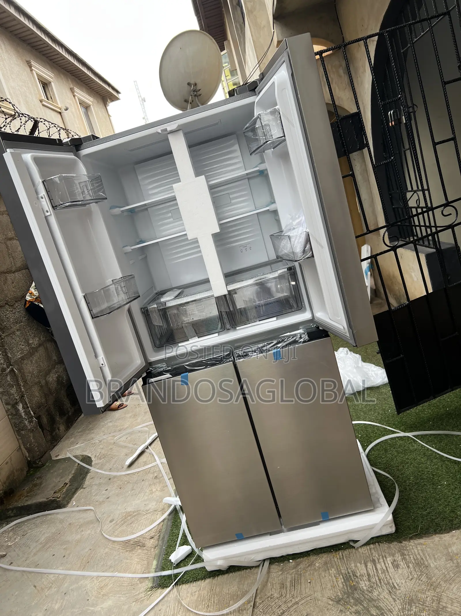 Hisense 392l Side by Side Refrigerator Durable Body