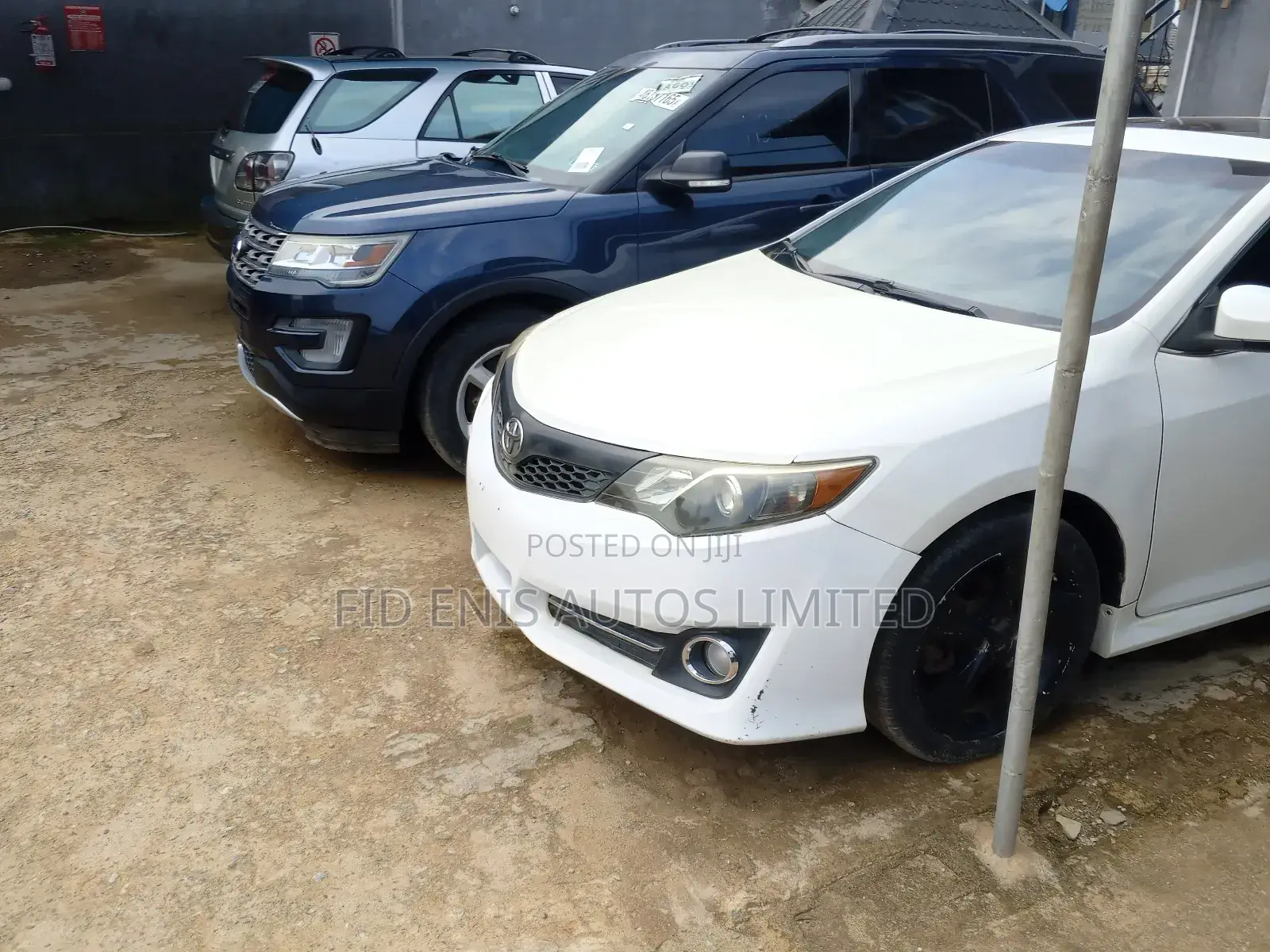 Toyota Camry SE V6 4dr Sedan (3.5L 6cyl 6A) 2012 White