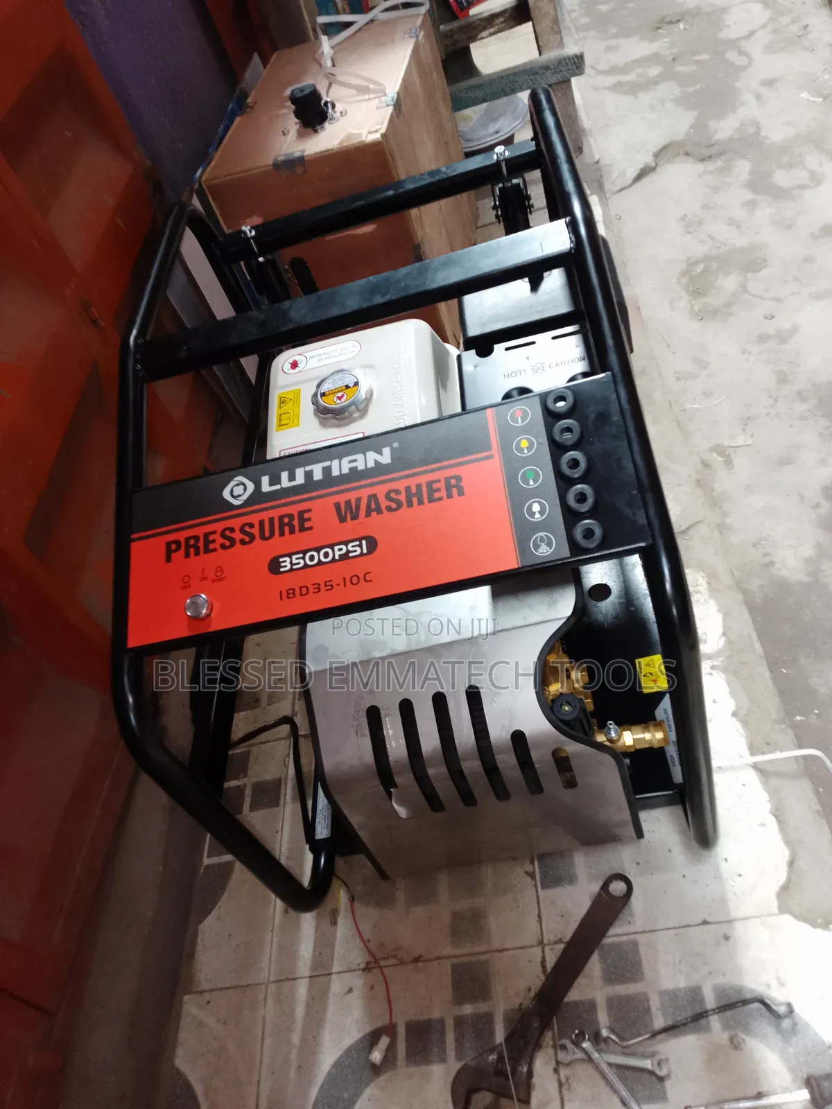 Lithium Pressure Washer