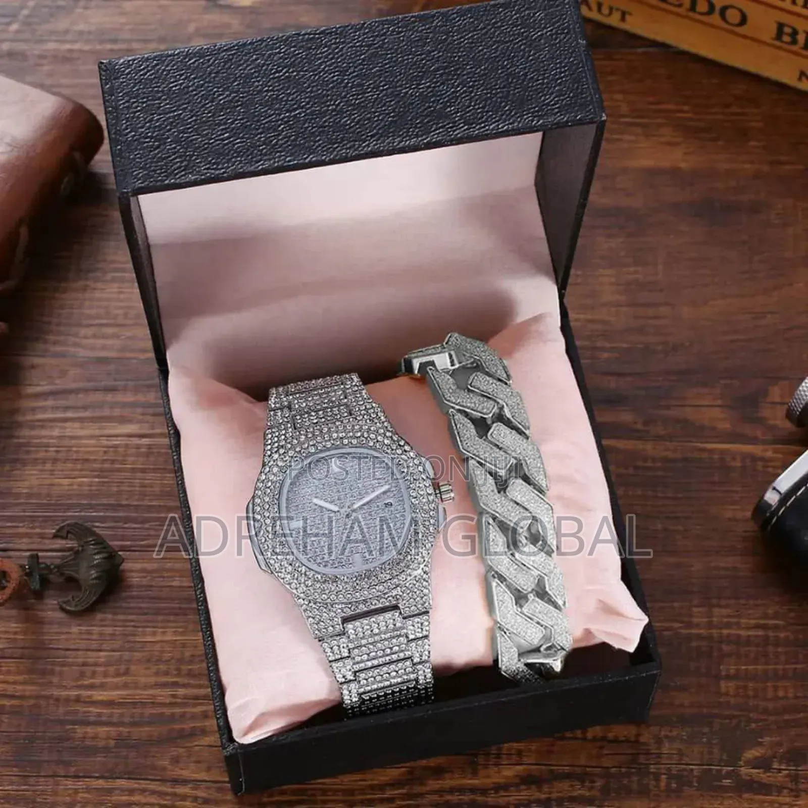 Unisex Wrist Watch Set Available in Gold and Silver