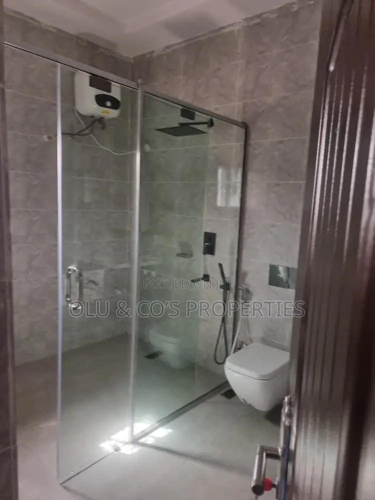 4bdrm Duplex in Nut District for rent