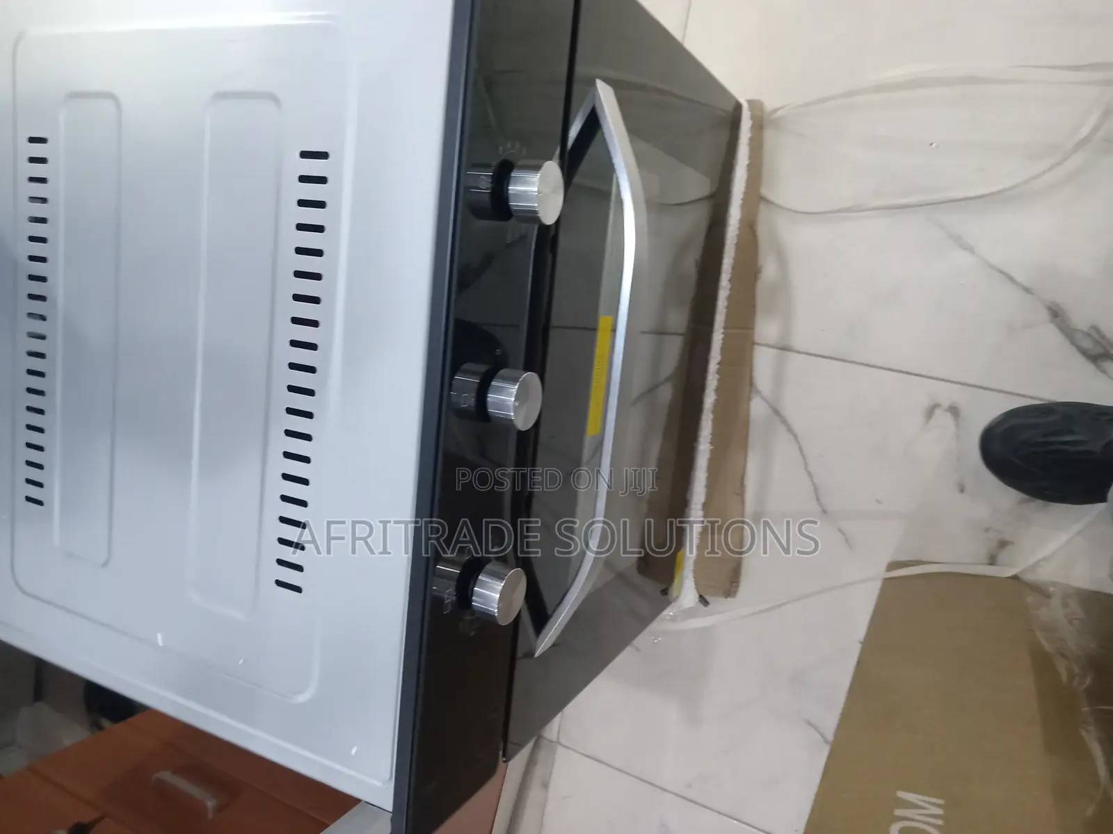 Homestar Hsqmb60-Bk 75l Built-in Fan Assisted Oven