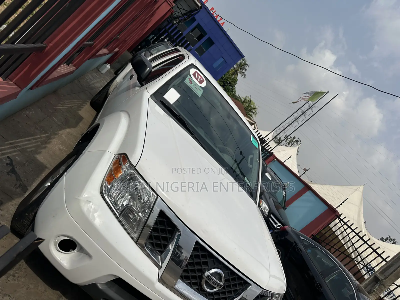 Nissan Frontier 2012 White