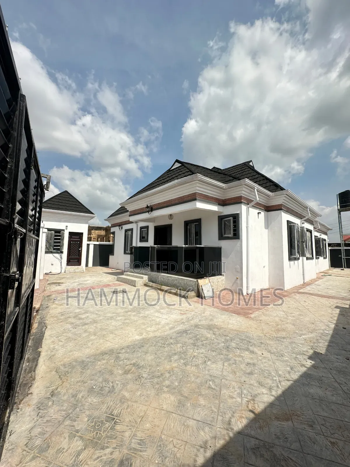 4bdrm Bungalow in Awoyaya Estate,, Jericho for sale