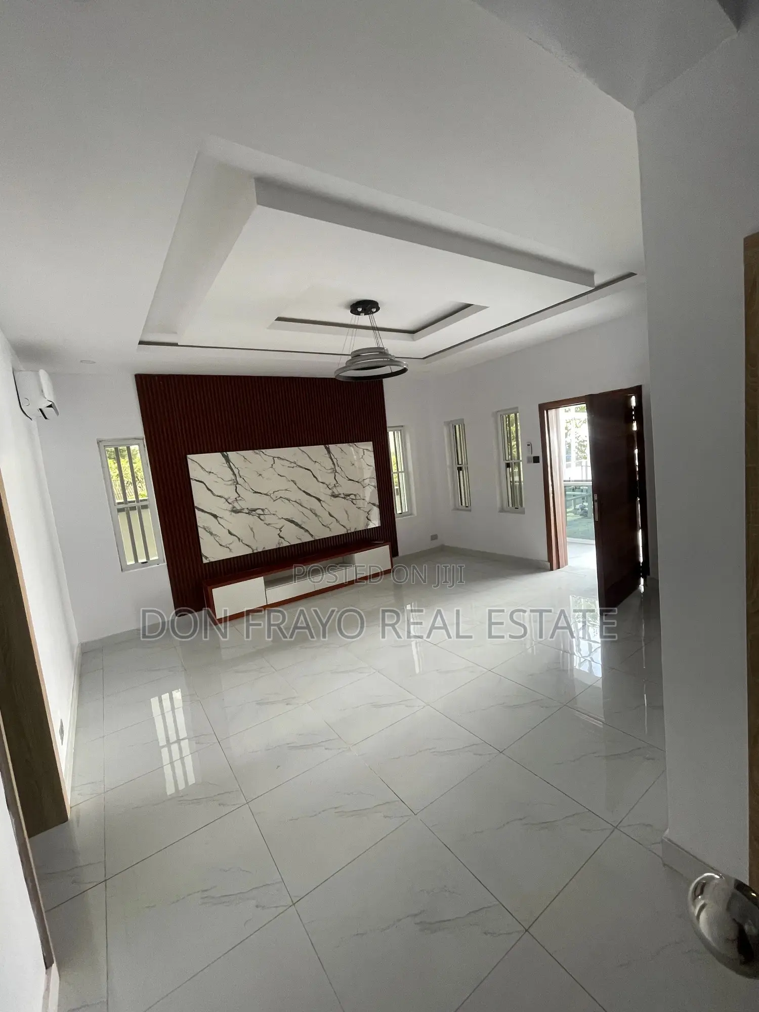 4bdrm Duplex in Jericho Gra for sale