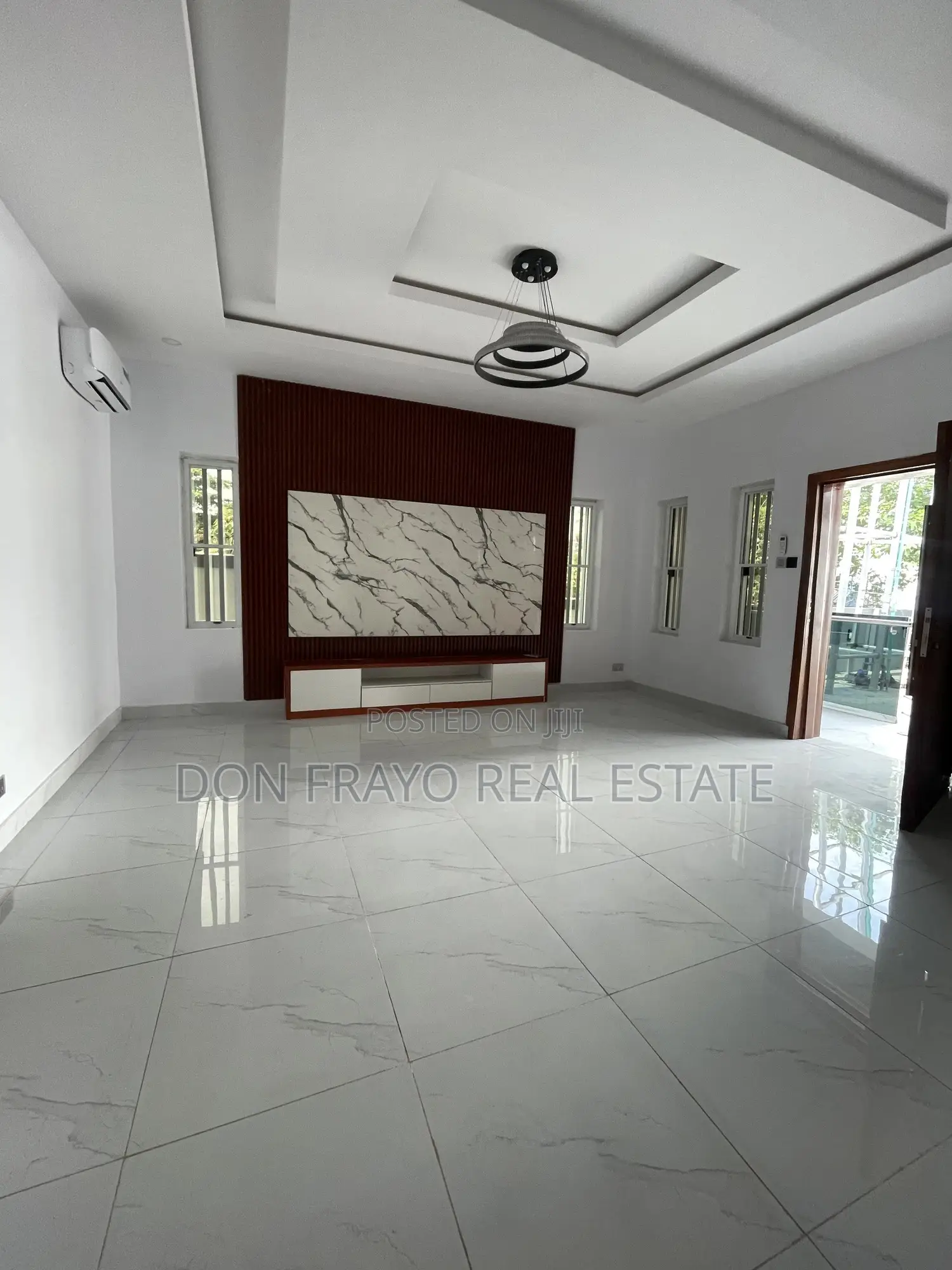 4bdrm Duplex in Jericho Gra for sale