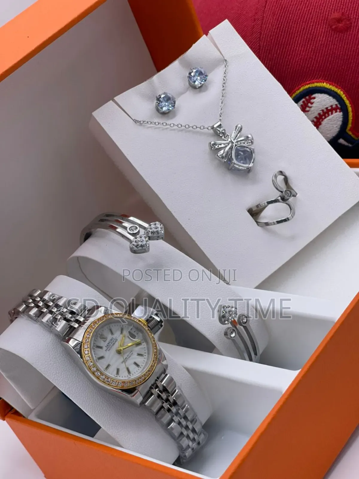Ladies Set Wristwatch With Hand Chain