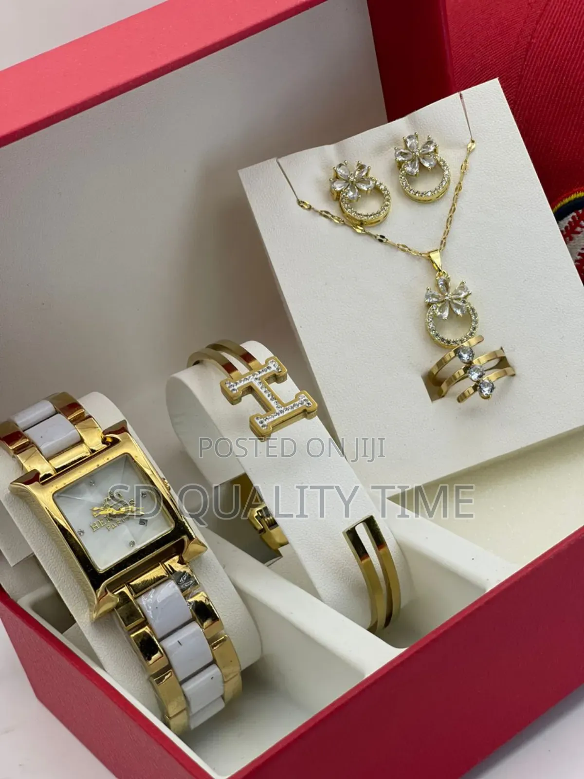 Ladies Set Wristwatch With Hand Chain