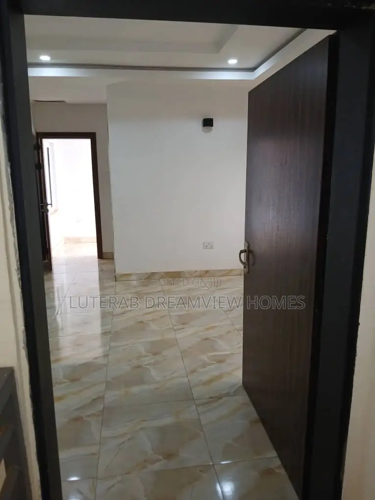 3bdrm Block of Flats in Mabushi for rent