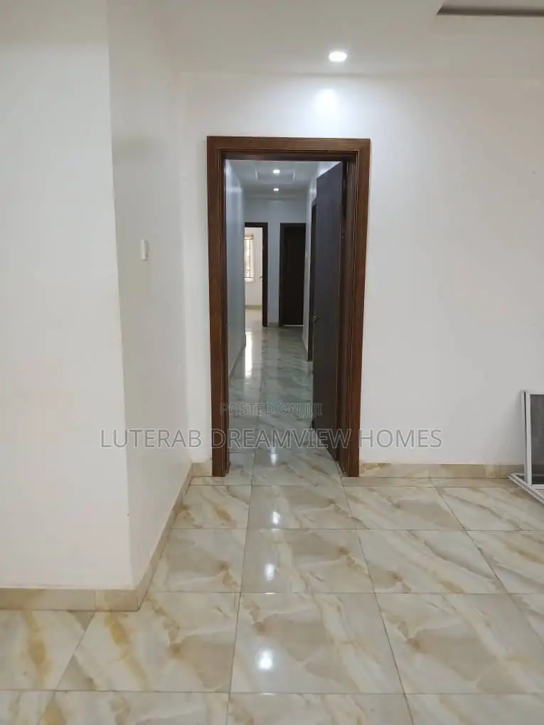 3bdrm Block of Flats in Mabushi for rent