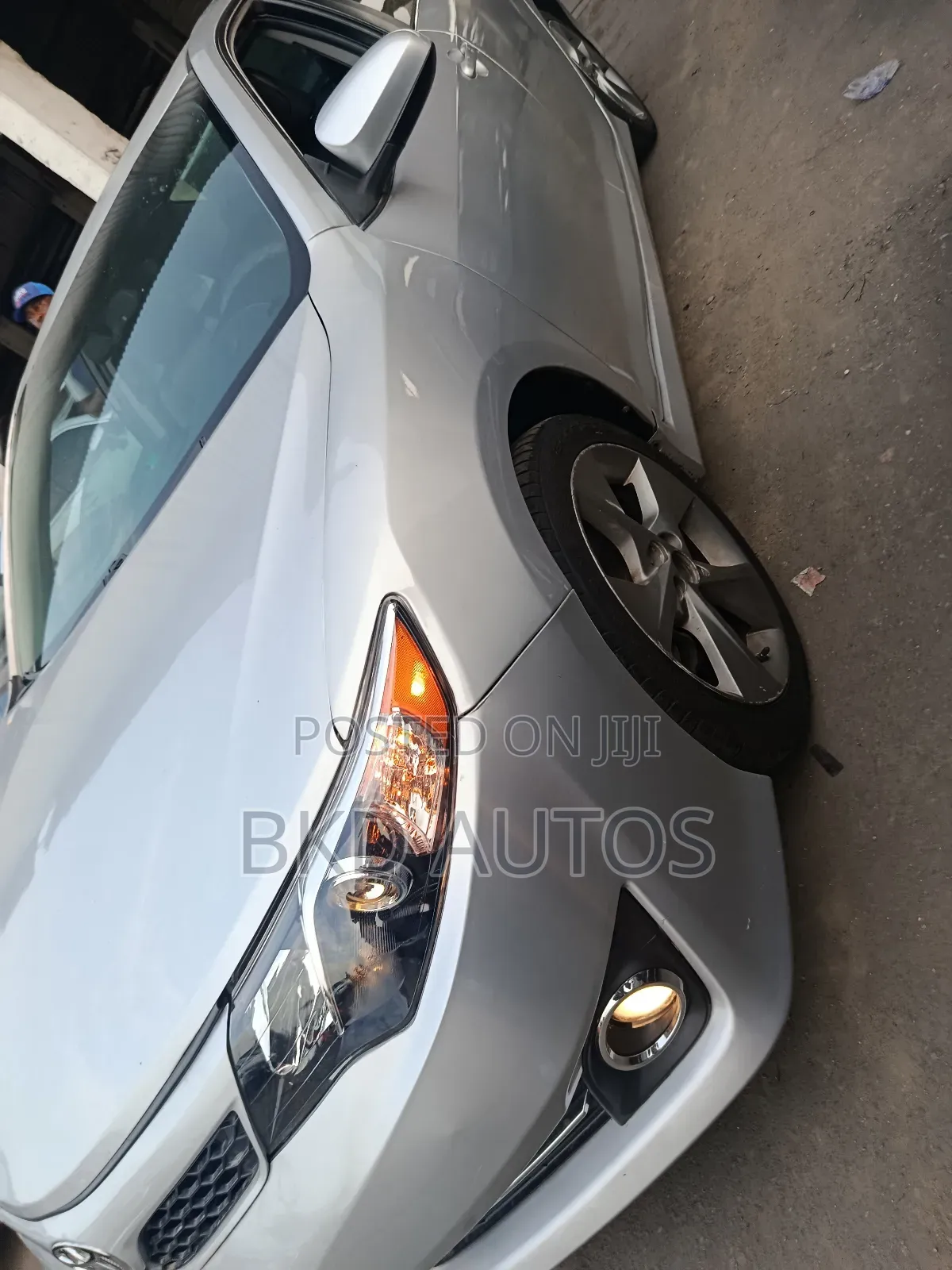 Toyota Camry SE V6 4dr Sedan (3.5L 6cyl 6A) 2012 Silver