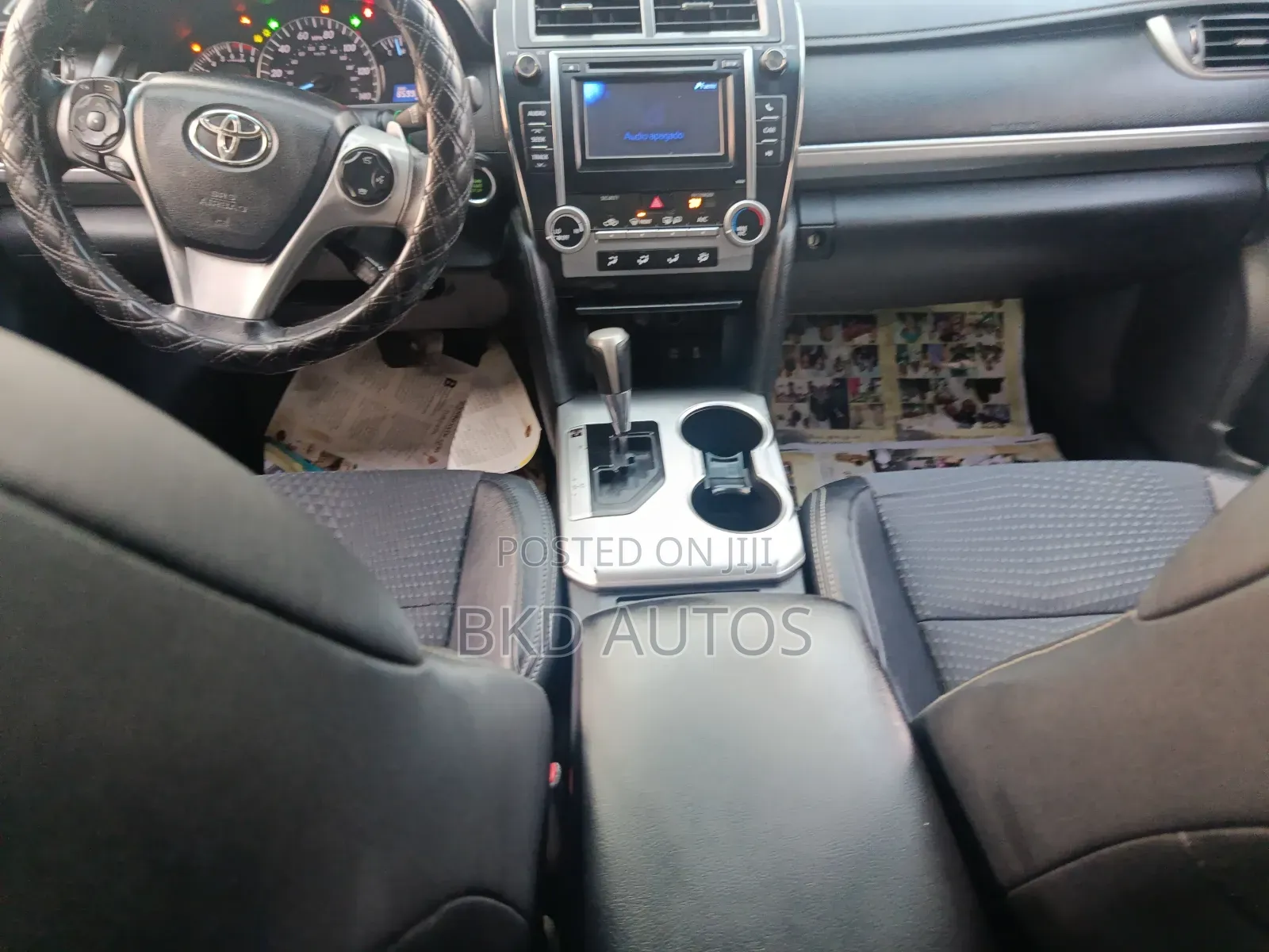 Toyota Camry SE V6 4dr Sedan (3.5L 6cyl 6A) 2012 Silver