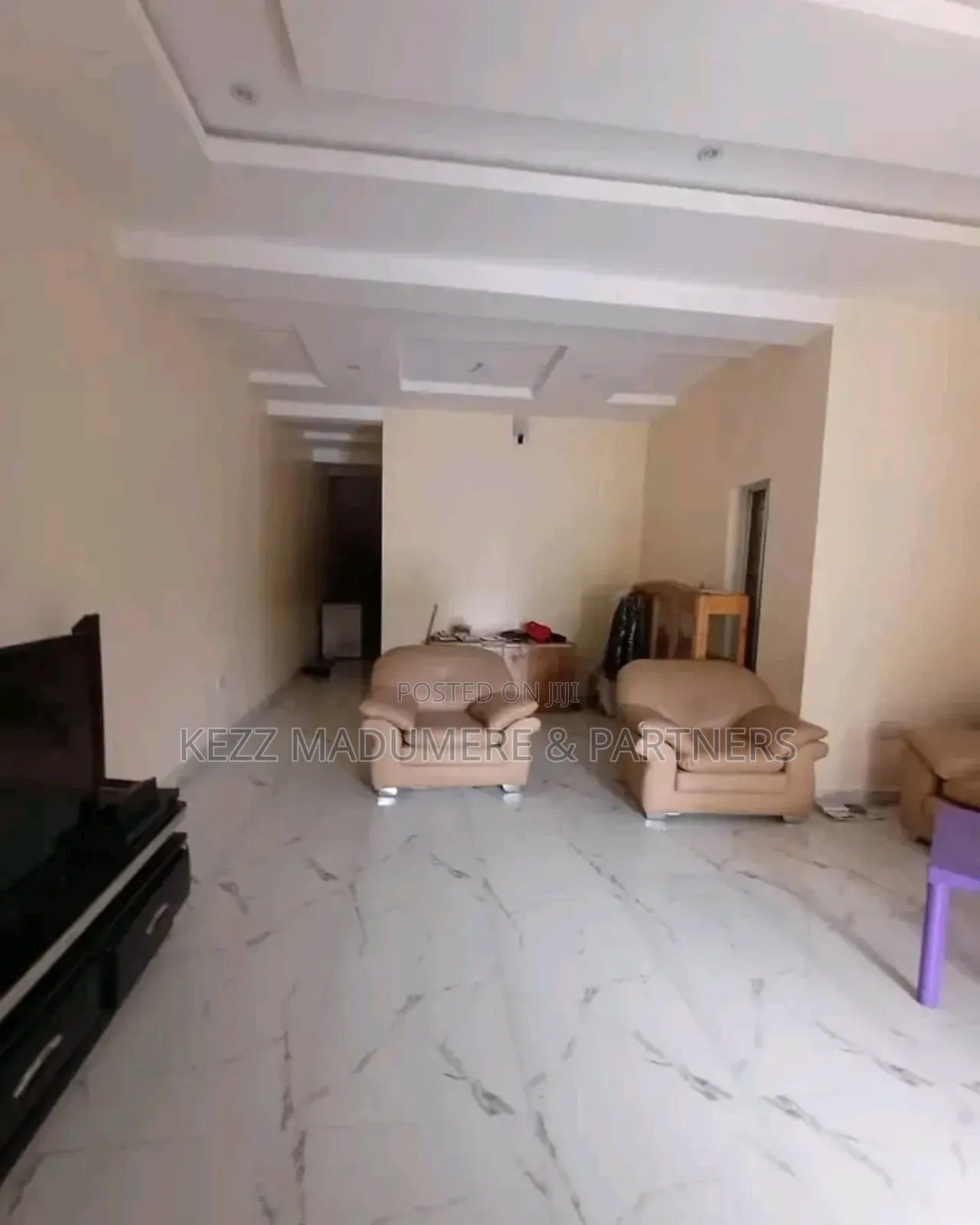 8bdrm Duplex in Farm Road 2, Eliozu for sale